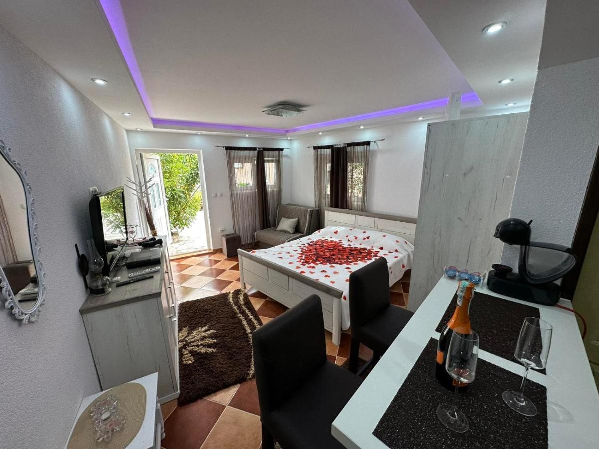 Sunshine Apartment With Private Pool And Parking Kotor Exterior photo