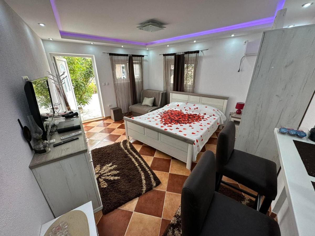 Sunshine Apartment With Private Pool And Parking Kotor Exterior photo